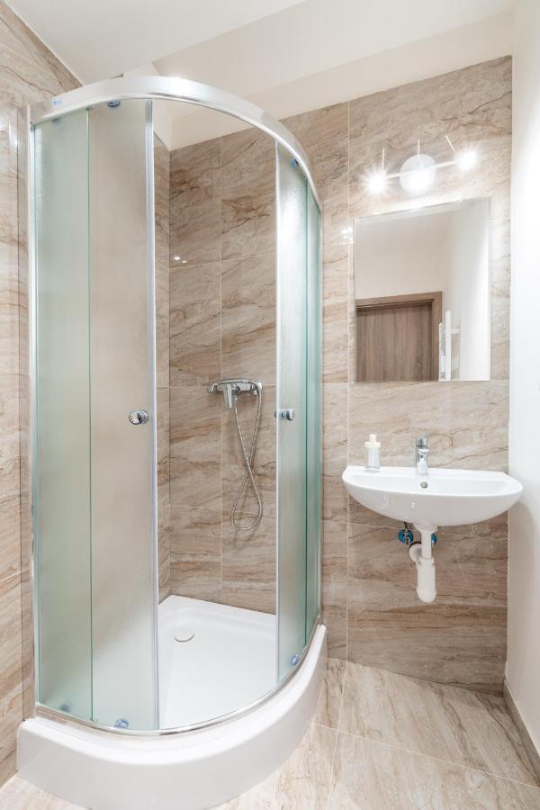 Studio Brand New Apartment #28 In New Building With Free Parking In City Center Prag Eksteriør billede
